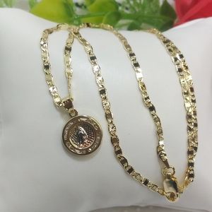 Gold plated 14k chain with flower pendant